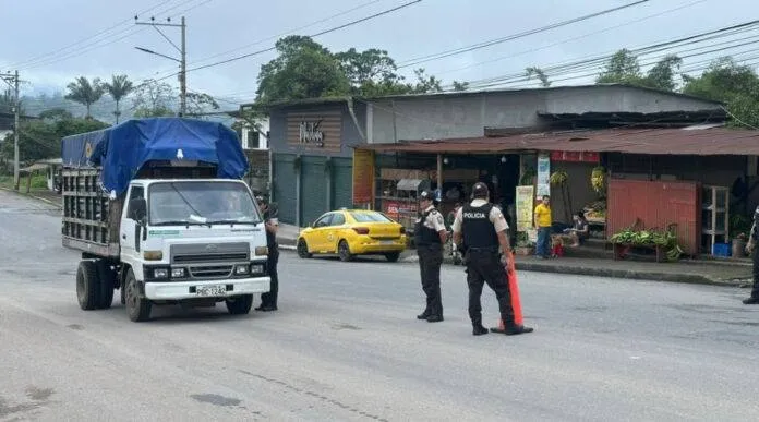 Policía